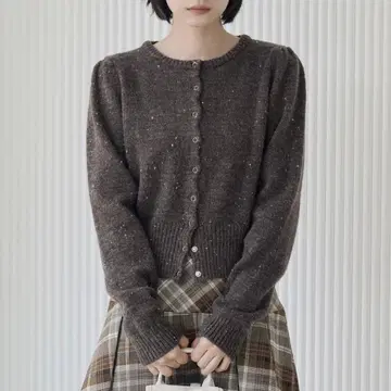 UNE MANSION 실버 버튼 리브 숄더 퍼프 블러 니트 가디건