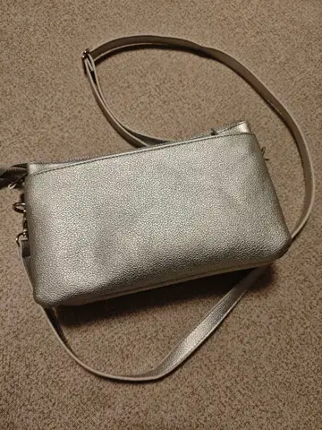 루룬 실버 숄더백 실버 미사용