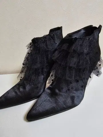 [ 새상품급 ] Peach John 튤 프릴 숏부츠 블랙 L 사이즈