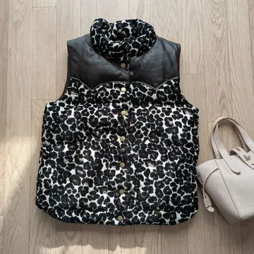 아나디스 다운 베스트 양가죽 가죽 애니멀 무늬 자카드 M 천연 가죽