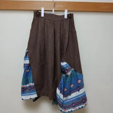 [ 하나뿐인! ] tomoki yurita 토모키 유리타 플레어 스커트