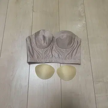 스트랩리스 코르셋 브라 베이지