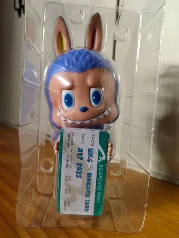 LABUBU x HKIA 콜라보 한정판 피규어