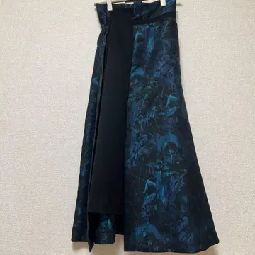 HARE 아트 자카드 절개 스커트