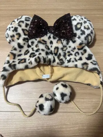 레오파드 무늬 귀도리 모자 스팽글 리본 포함