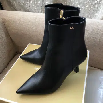 새상품 Michael Kors 마이클코어스 블랙 부츠 23.5cm