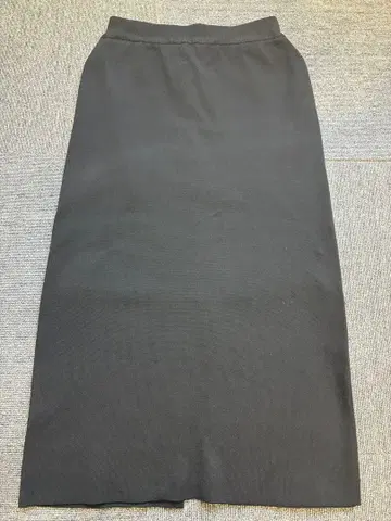 퓨어세신 내로우 스커트 블랙