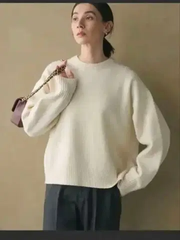 택 포함 새상품. 뷰티 앤 유스 울 캐시미어 아쿠아 크루넥 니트