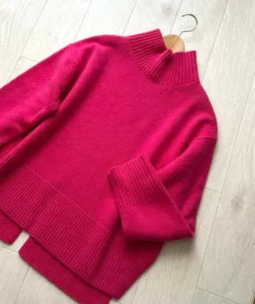 3회 착용 그린 라벨 릴랙싱 유나이티드 울 100% 하이넥 니트