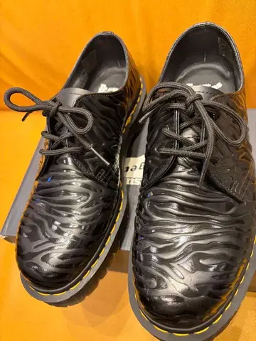 닥터마틴 1461 BEX 제브라 패턴 ( UK 9/28cm 상당 )