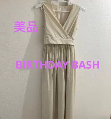 [ 새상품급 ] 벌스데이 바쉬 베이지 V넥 슬리브리스 롱 원피스