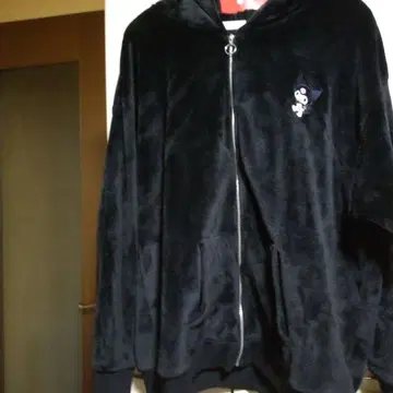 쿠로미 자수 장식 귀 달린 후드티