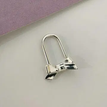 lanie ribbon pin earring short 16G