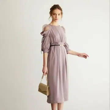 도리돌 시어 숄더 사이드 리본 머메이드 실루엣 드레스