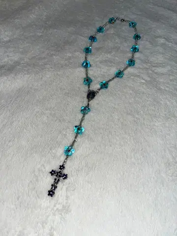 파란색 비즈 로사리오 목걸이