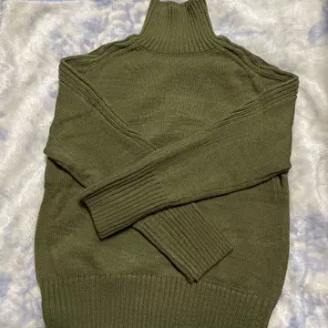 하이넥 터틀 니트 스웨터