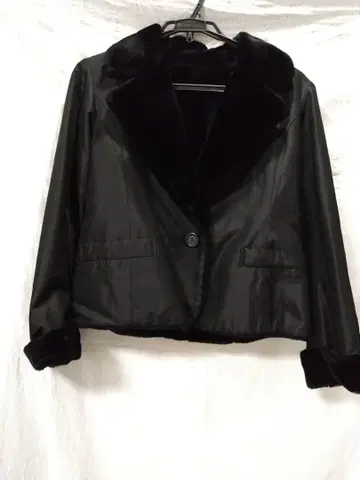 블랙 테일러드 자켓 인조 모피 포함