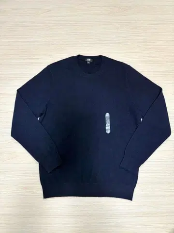 새상품 유니클로 다크 네이비 캐시미어 스웨터 L 429075