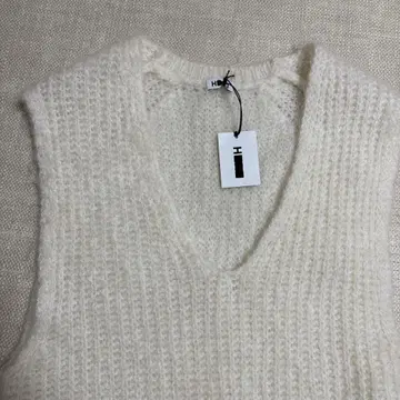 미사용 새상품 H beauty & youth 모헤어 니트 베스트