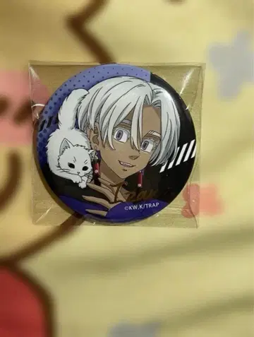 도리베 쿠로카와 이자나 금박 캔뱃지