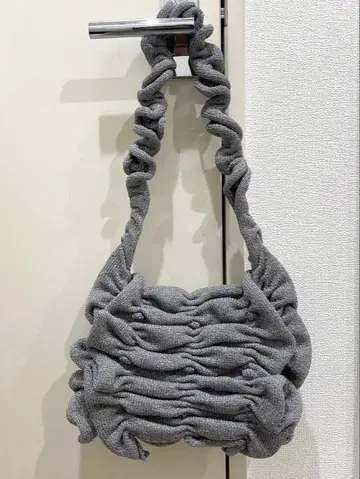 PERVERZE Wrinkle Knit Bag silver