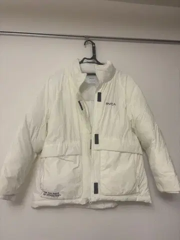 RVCA 화이트 다운 자켓 M