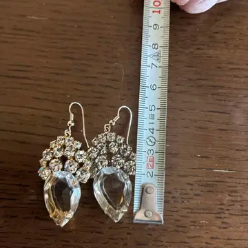 크리스탈 드롭형 귀걸이