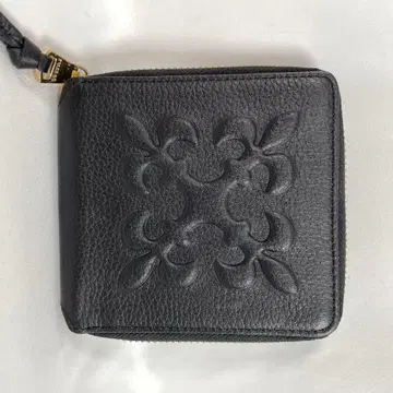 미사용 russet 러셋 접이식 지갑 엠보싱 모노그램 가죽