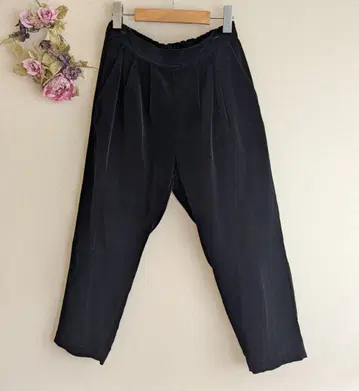 네스트로브 코튼 벨로아 테이퍼드 팬츠 턱인 블랙 허리밴딩 사용