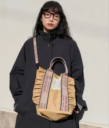 [ 시어터 프로덕츠 ] 2WAY 자카드 테이프 프릴백 숄더백