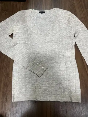 새상품급 띠어리 알파카 실크 V넥 니트