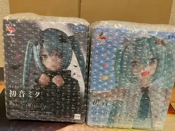 닫힌 창의 세계의 하츠네 미쿠 열린 창의 세계의 하츠네 미쿠 피규어