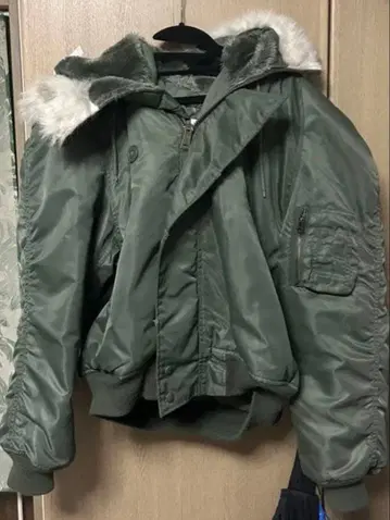 올리브 그린 밀리터리 자켓 N2bM