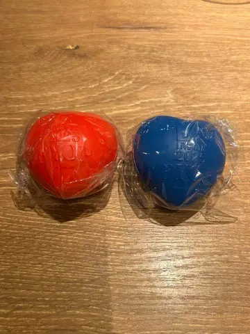 B'z LIVE-GYM 2025 가챠가챠 릴렉세이션 하트 세트