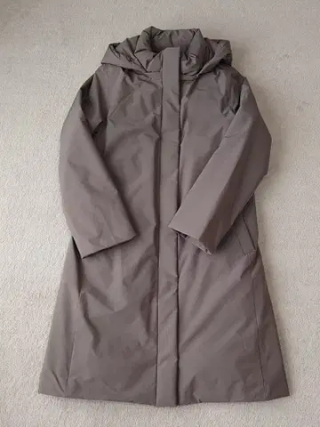 UNIQLO 유니클로 하이브리드 다운 코트 S 사이즈 인기 올리브색