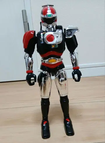 프리 포즈 특구지령 솔브레인 DX 나이트 파이어 가동식 피규어