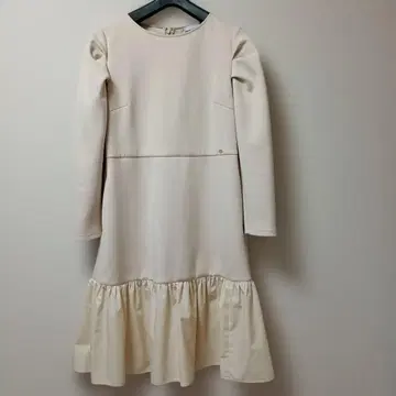 TOCCA 크림색 긴팔 원피스 프릴 밑단