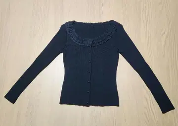 Rene 프릴 달린 블루 블랙 긴팔 티셔츠