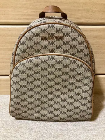 마이클코어스 백팩