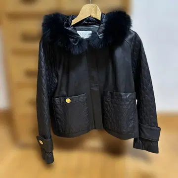 Grace Class 블랙 가죽 자켓 사이즈 36