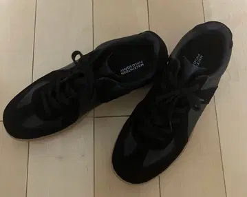 [컨디션 최상] MACKINTOSH PHILOSOPHY 블랙 스니커즈 L