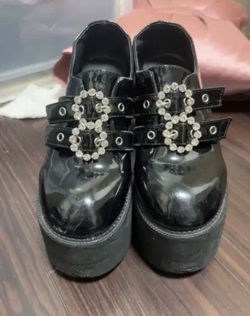 BUBBLES 더블 버클 통굽 신발 37