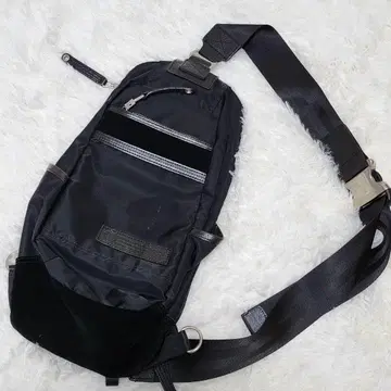 Master piece MSPC 블랙 나일론 바디백