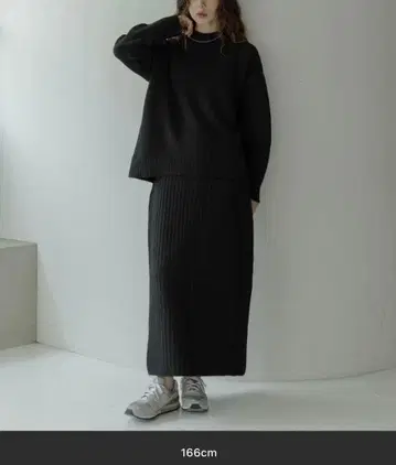 택 포함 새상품 모크넥 니트 x 스커트 셋업