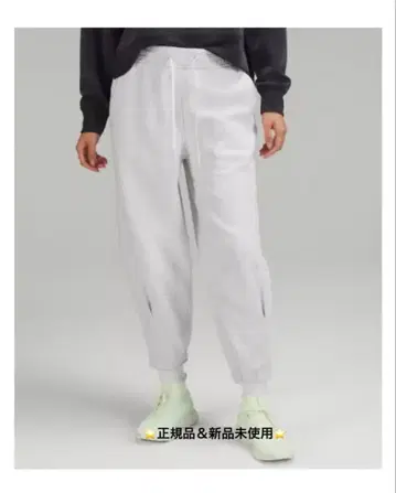 [ 새상품 ] Loungeful 오버 사이즈 핏 하이라이즈 크롭 조거