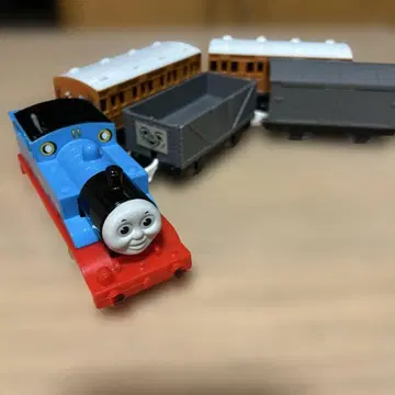 토마스 & 애니 & 클라벨. 심술궂은 화차 5량 프라레일