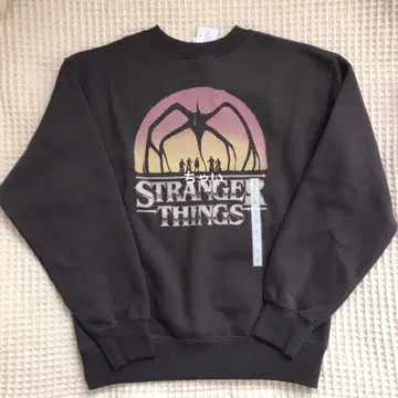 GU 헤비 웨이트 맨투맨 풀오버 스트레인저 싱스 미지의 세계