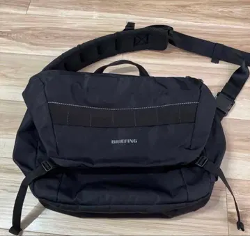 BRIEFING MFC 메신저 백 블랙