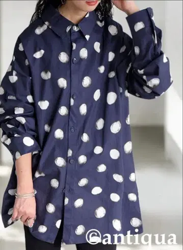 안티카 antiqua 도트 무늬 셔츠 네이비