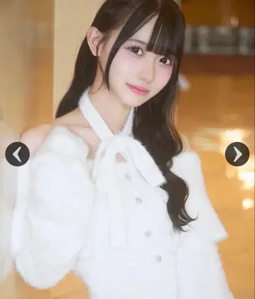 미셸 마카롱 빅 칼라 샤기 니트 원피스